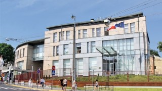 Львівські комунальники відремонтують сквер Яцека Куроня майже за 200 тисяч гривень