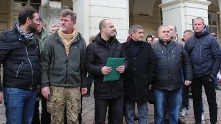 Пікет Львівської міськради: Садового виклакали на допит в СБУ