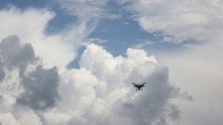 В Україні заборонили літати дроном над центрами міст і дорогами державного значення