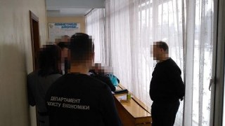 Посадовцю з Радехівщини загрожує до 4 років позбавлення волі за хабар