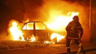 На Пустомитівщині згоріла автівка та гараж