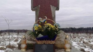 Польща незадоволена встановленням меморіальної таблиці у Гуті Пеняцькій