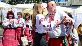 Львів'янам покажуть автентичне "Українське весілля"
