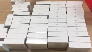У Львівському аеропорті затримали контрабанду бездротової гарнітури Apple