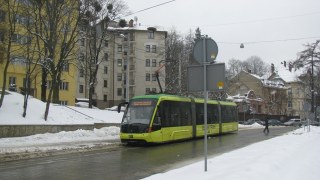Усе більше мешканців Львівщини надають перевагу трамваям і тролейбусам