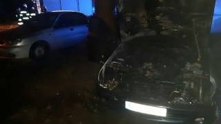 У Львові згоріла автівка Мercedes