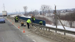 На трасі Львів-Краковець вантажівка збила пішохода