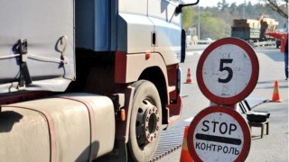 Через спеку на Львівщині посилять контроль за вантажівками
