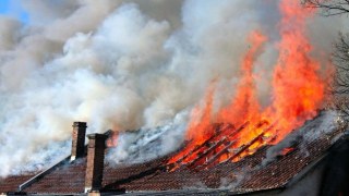 На Львівщині загорілась будівля: постаждалих немає