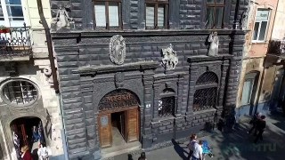 У Львові після ремонту відкрили Чорну кам'яницю на площі Ринок