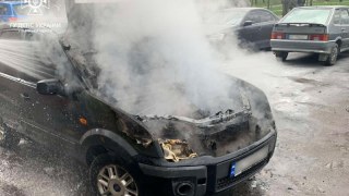 У Львові згоріла автівка Ford Fusion