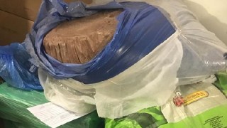У Краковці мешканці Тернопільщини хотіли перевести 160 кг контрабандного шоколаду