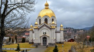 З власності громади Славська планують вилучити храм, де знищили розписи Модеста Сосенка
