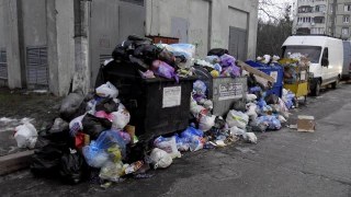 У Шевченківського районі Львова – більше 100 переповнених контейнерів із сміттям