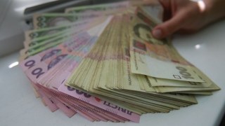 Середня зарплата на Львівщині за місяць збільшилася на 784 гривні