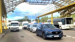 На кордоні з Польщею – черги з 325 авто