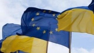 Більшість українців хочуть в ЄС, а не в Митний союз