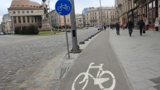 На вулиці Пластовій облаштують нові велодоріжки