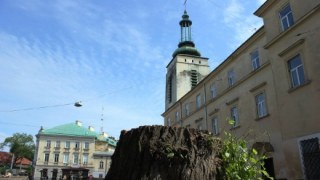 На площі Митній у Львові відремонтують фонтан