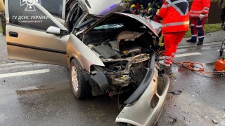 На трасі Львів – Краківець у ДТП постраждала водійка Opel Vectra