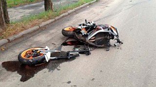 У Жовкві зіткнулись автомобіль і мотоцикл, водій якого травмувався