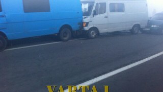 На Львівщині у ДТП потрапило 12 авто