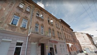 Старий будинок у центрі Львова переобладнають під магазин