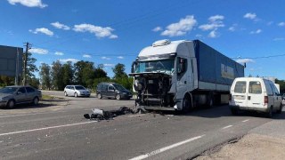 У Жовкві в ДТП з вантажівкою постраждав водій легковика