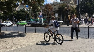 У Львові велосипедист травмував двох жінок
