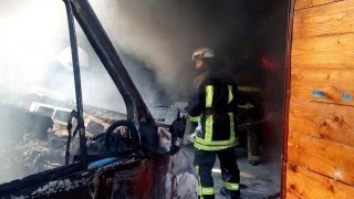 У Бориславі згорів гараж у трьома автівками