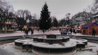 На площі перед Оперним театром у Львові облаштували відеонагляд