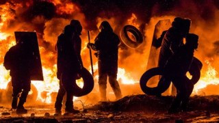 На Грушевського знову сутички: постраждали 7 силовиків та 10 мітингувальників (оновлено)