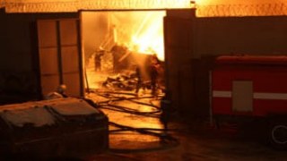 Хлопець постраждав у пожежі на колишній меблевій фабриці у Львові
