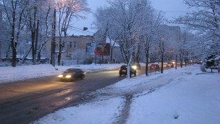 Львів'ян попереджають про ожеледицю та сильні пориви вітру