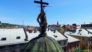 До Львова повернули відреставровану фігуру скорботного Христа з каплиці Боїмів