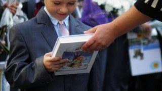 Міністерство освіти України затвердило випуск підручників вартістю 500 гривень за екземпляр