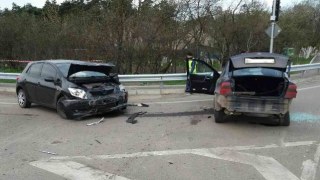 На Львівщині зіткнулися дві автівки: двоє дітей потрапили до лікарні