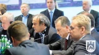 Засідання ради під головуванням президента УЄФА Мішеля Платіні розпочалося у Львові
