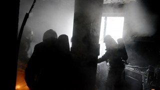 6 рятувальників гасили пожежу у львівській багатоповерхівці