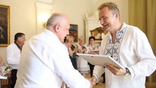 Садовий нагородив найкращі школи Львова грошовим еквівалентом
