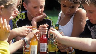 На Львівщині за продаж алкоголю неповнолітнім позбавили ліцензії 4 підприємців