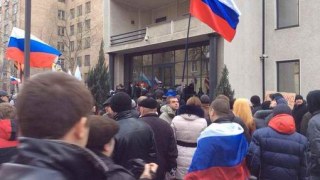 У Донецьку, Харкові та Луганську сепаратисти захопили адмінбудівлі