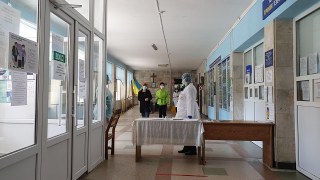 У Львові на коронавірус перевірять працівників терцентру, ритуальних і аварійних служб
