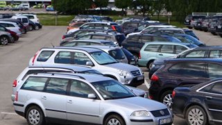 Власники автостоянки у Львові повернуть незаконно зайняту ділянку