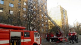 У Львові виникли дві пожежі: шість людей отруїлися продуктами горіння