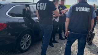 На Львівській митниці викрили схему одержання хабарів за розмитнення авто