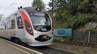 Укрзалізниця запустить нові поїзди через Львів та три міжнародні рейси
