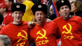 Поляки нагадали російським фанам про заборону радянської символіки в Польщі
