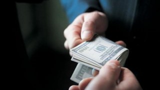 На Львівщині адвокат розвів клієнта на 2 тис доларів США