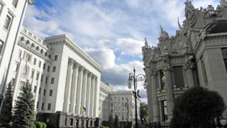 Зеленський підписав закон про реорганізацію громад і районів